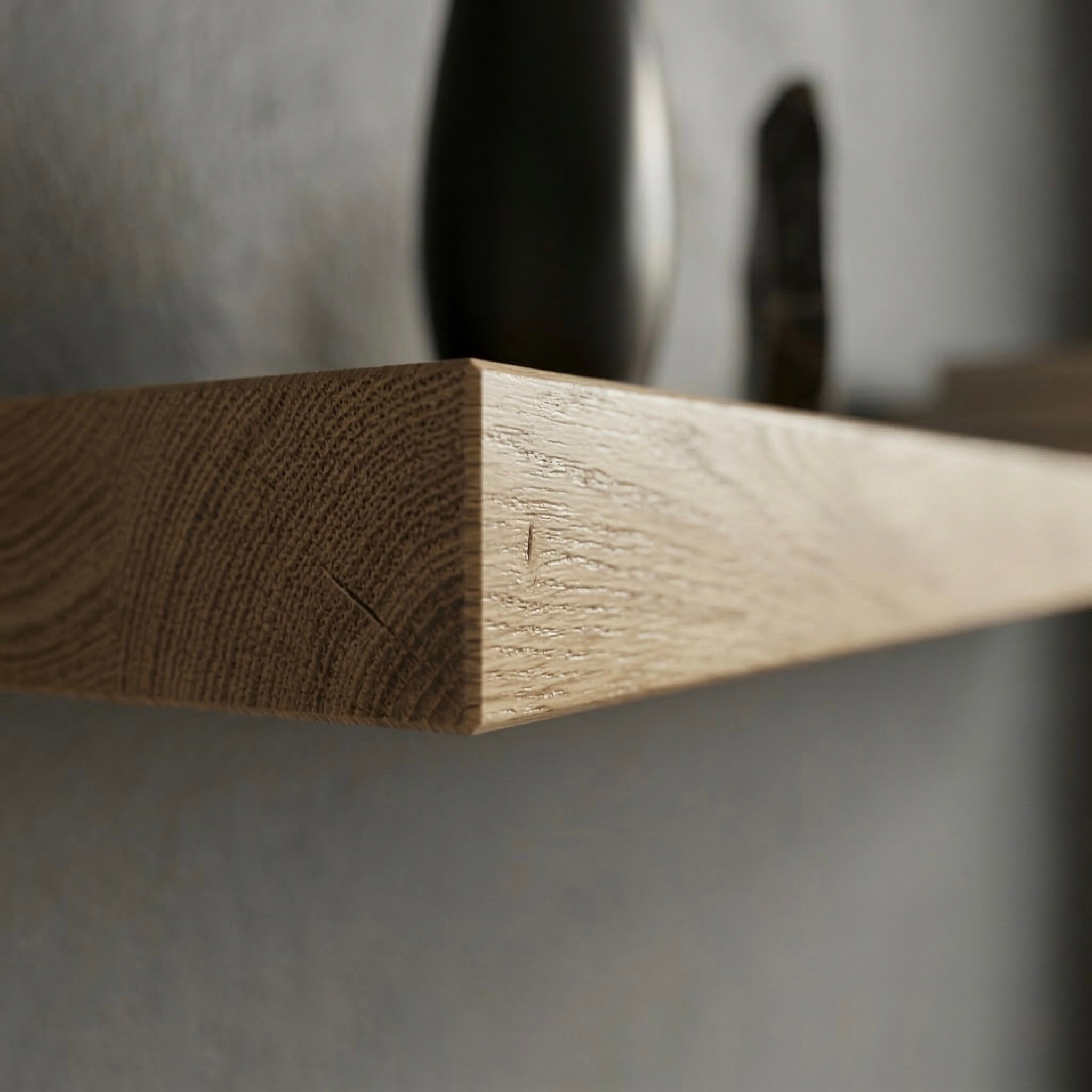 Schwebendes Wandregal – Eiche Massivholz